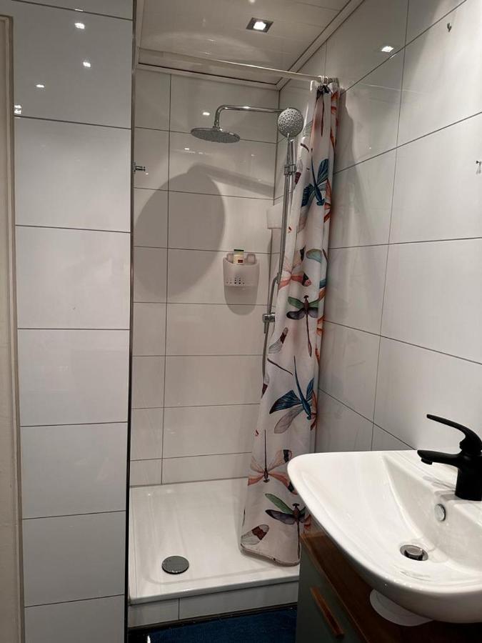 A&V Apartments Wunderschoene Rheinblick Wohnung Zum Entspannen Apt Ela Duisburg Ngoại thất bức ảnh