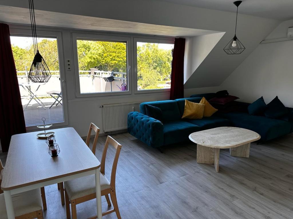 A&V Apartments Wunderschoene Rheinblick Wohnung Zum Entspannen Apt Ela Duisburg Ngoại thất bức ảnh